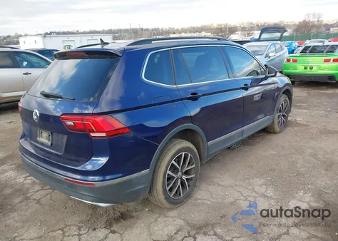2021 Volkswagen Tiguan 2.0T Se/2.0T Se R-Line Black/2.0T Sel z USA, uszkodzony, nr VIN 3VV3B7AX8MM055358